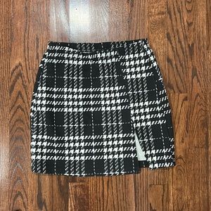 Black and White skirt - never worn!